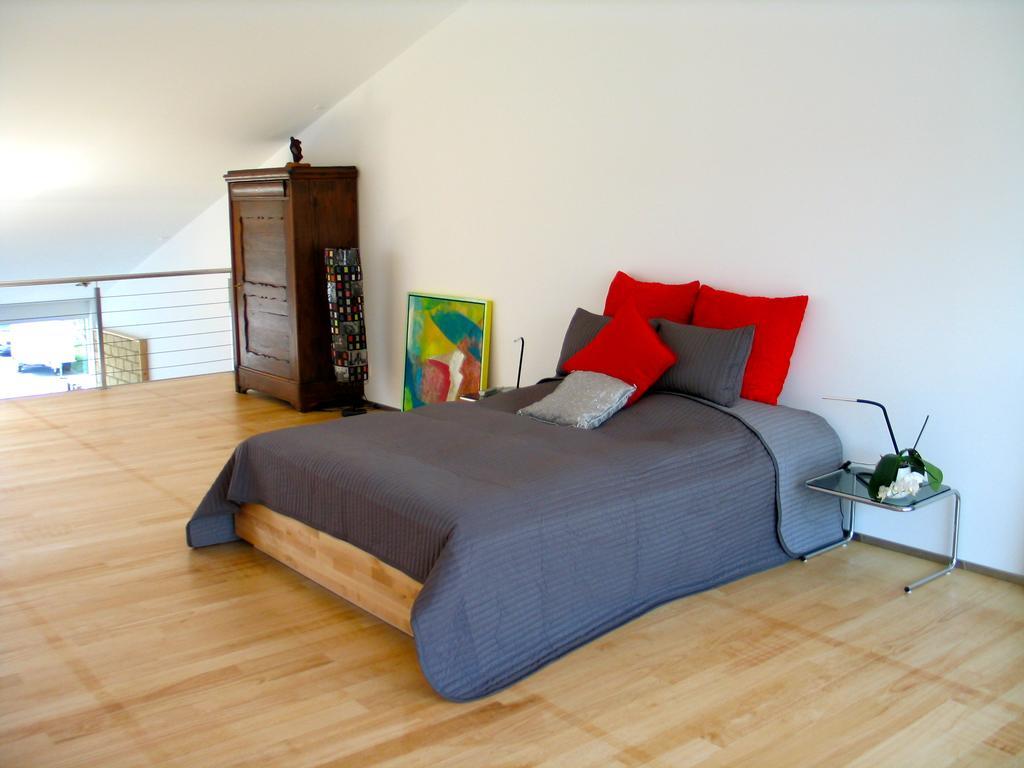 Ferienwohnung Artist's Loft zur Maloya Ormalingen Zimmer foto